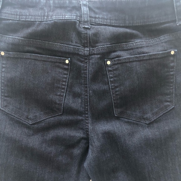 Chico’s Fabulously Slimming Jeans Size 00 real world size 2. - Picture 4 of 6